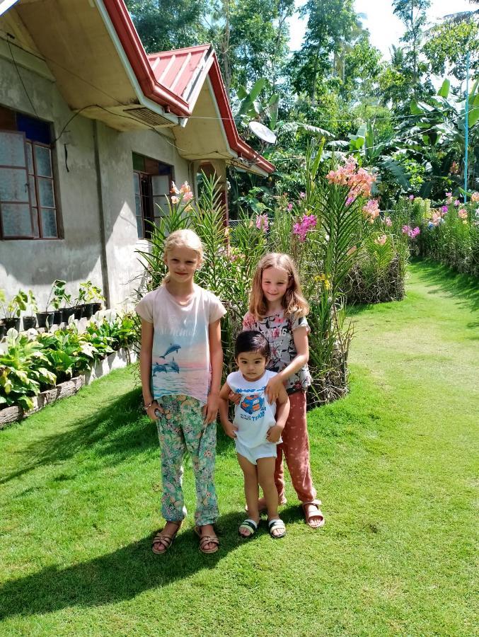 Lhoyjean Garden Hostel Batuan Luaran gambar