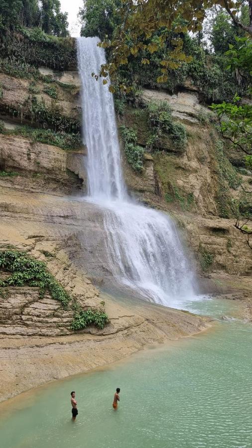 Lhoyjean Garden Hostel Batuan Luaran gambar