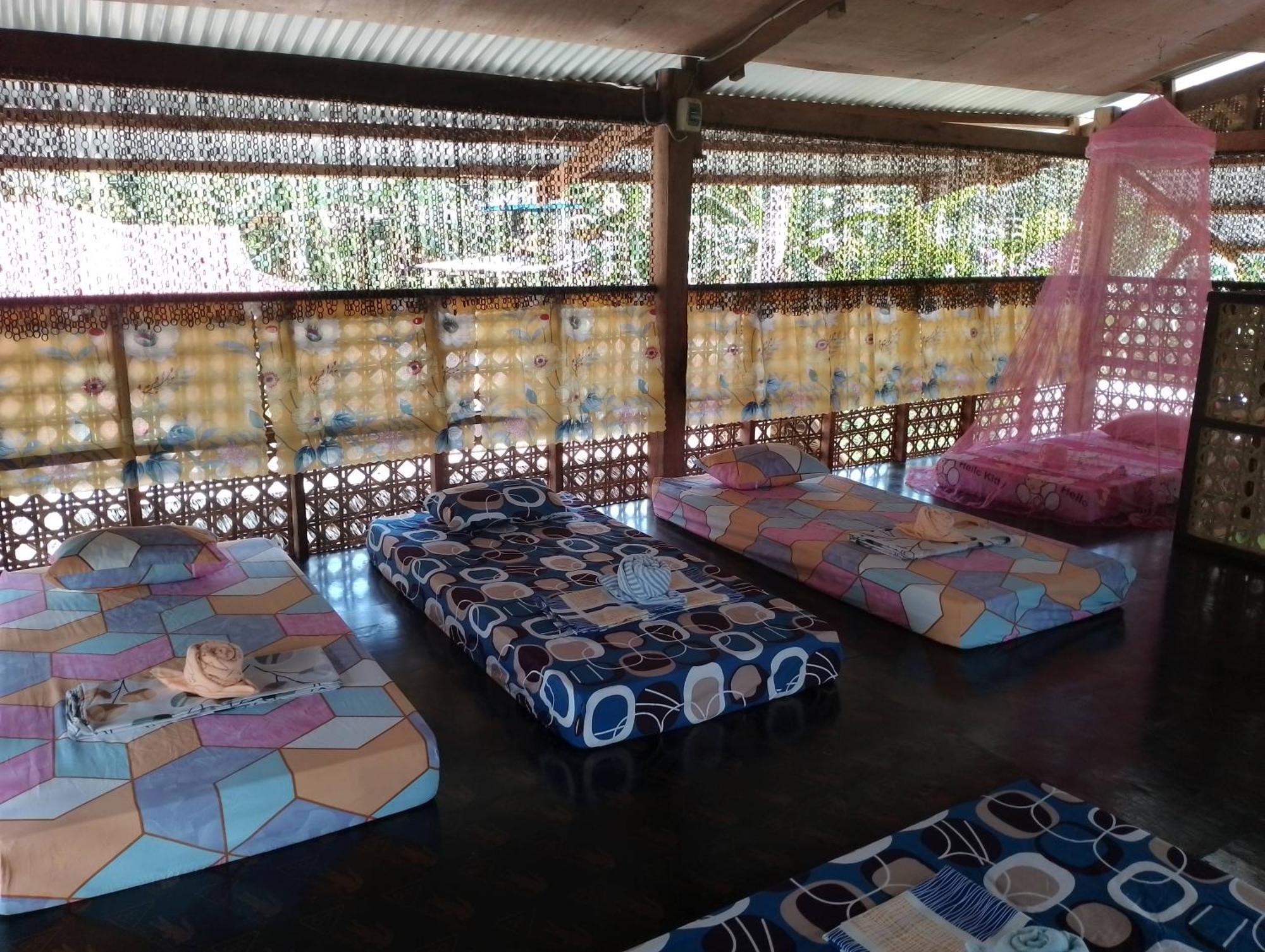 Lhoyjean Garden Hostel Batuan Luaran gambar