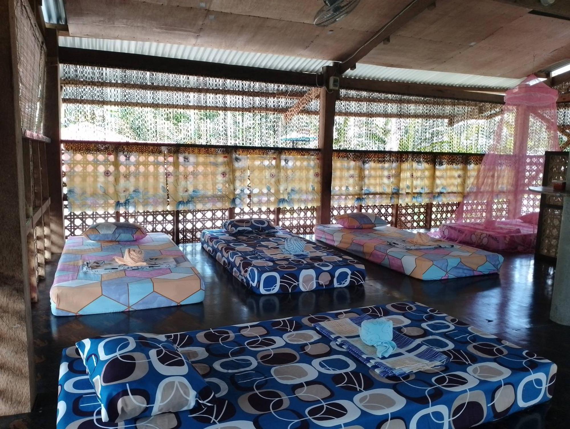 Lhoyjean Garden Hostel Batuan Luaran gambar