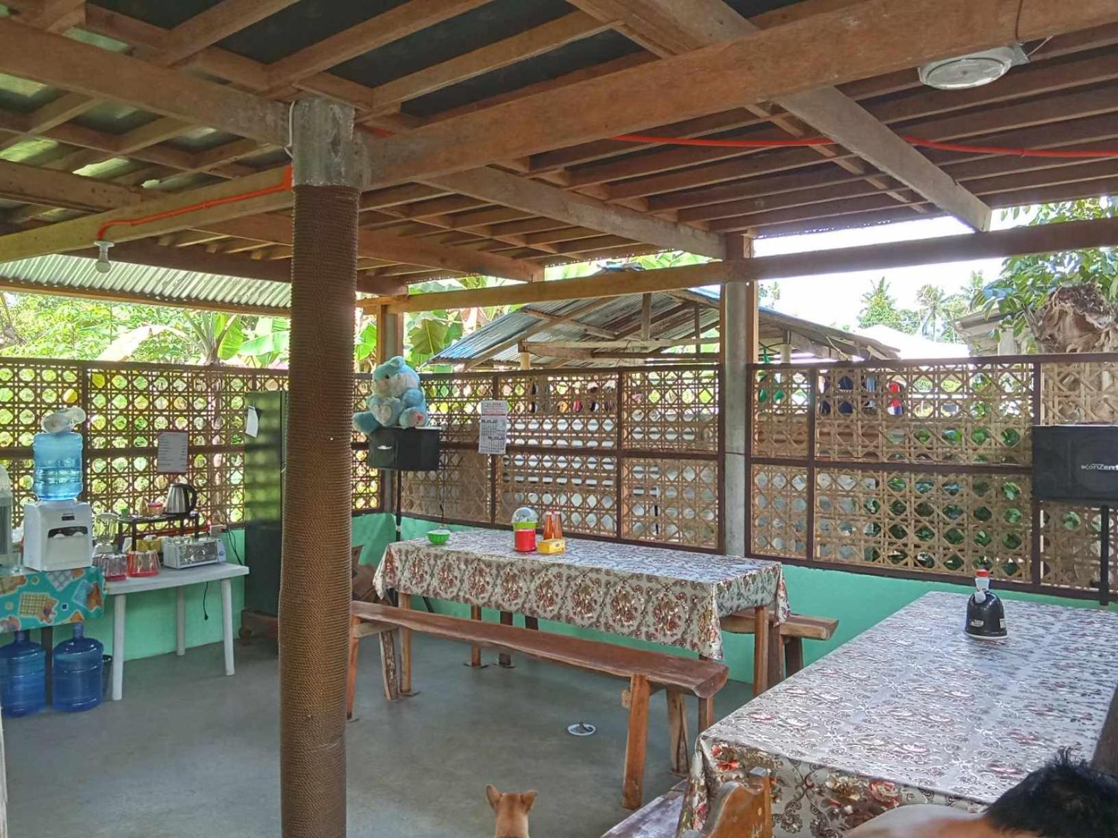 Lhoyjean Garden Hostel Batuan Luaran gambar