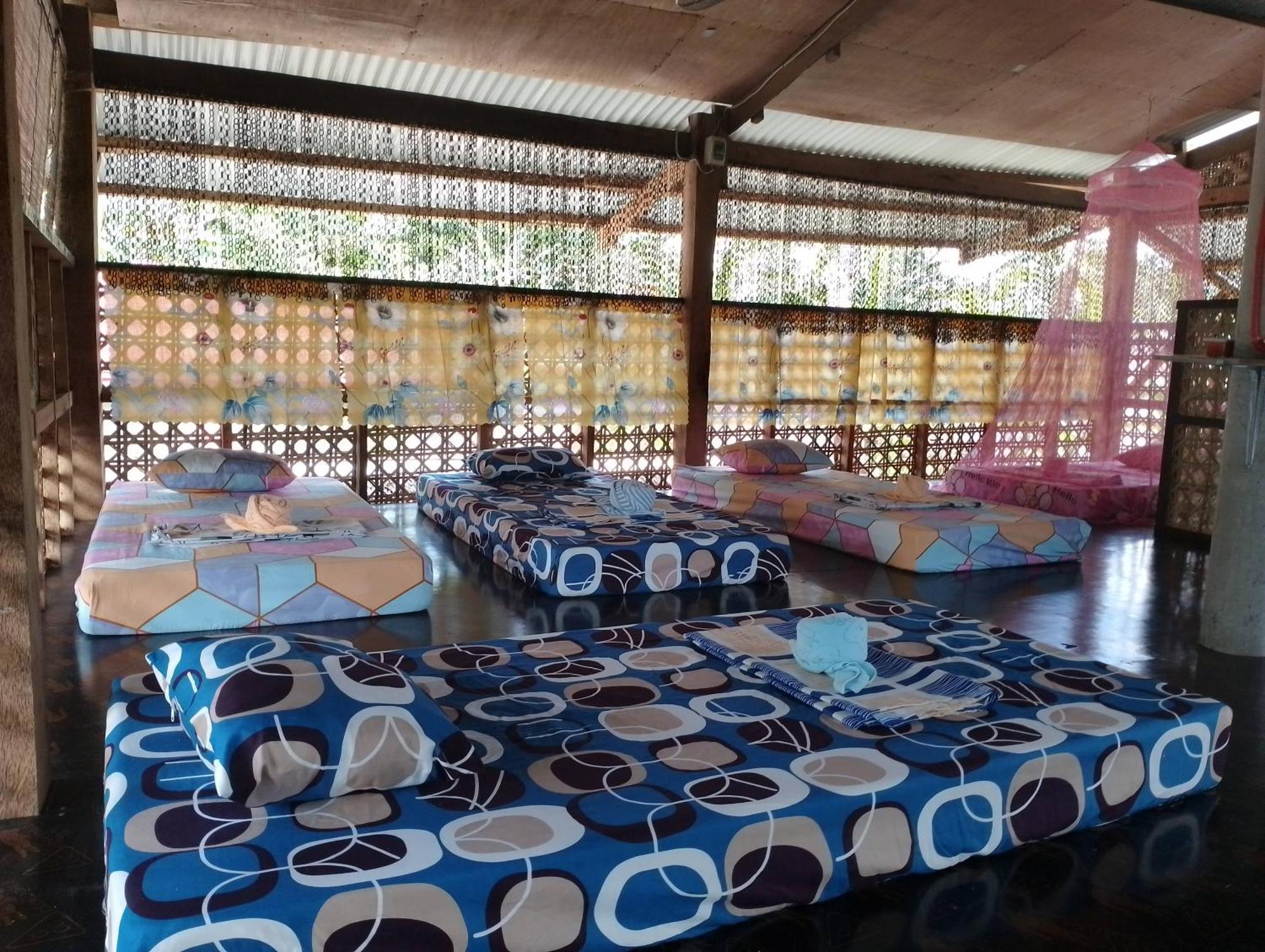 Lhoyjean Garden Hostel Batuan Luaran gambar