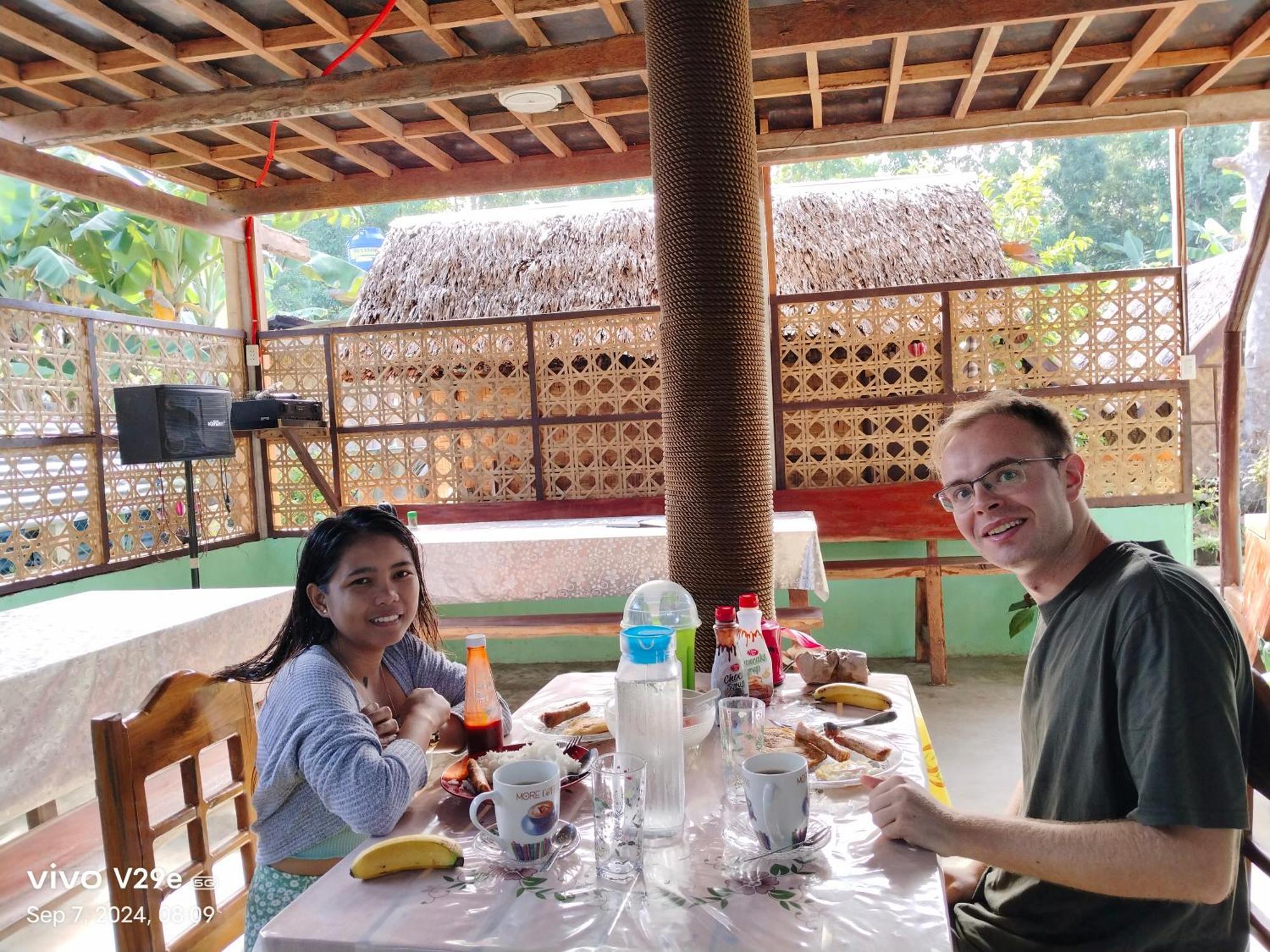Lhoyjean Garden Hostel Batuan Luaran gambar