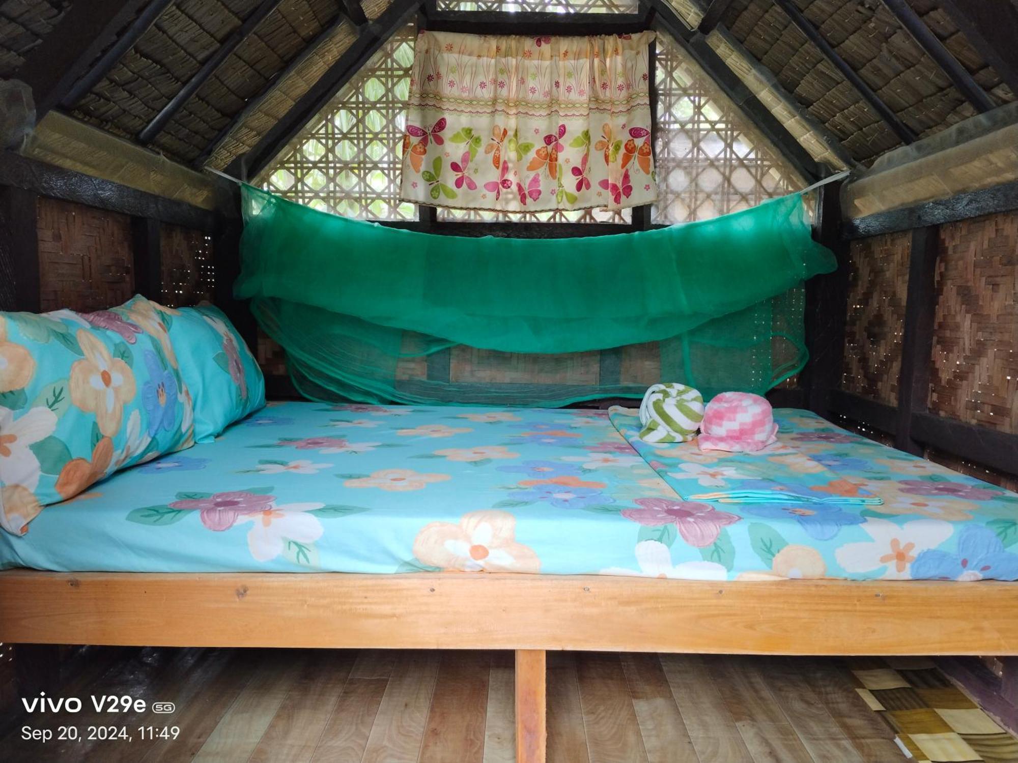 Lhoyjean Garden Hostel Batuan Luaran gambar