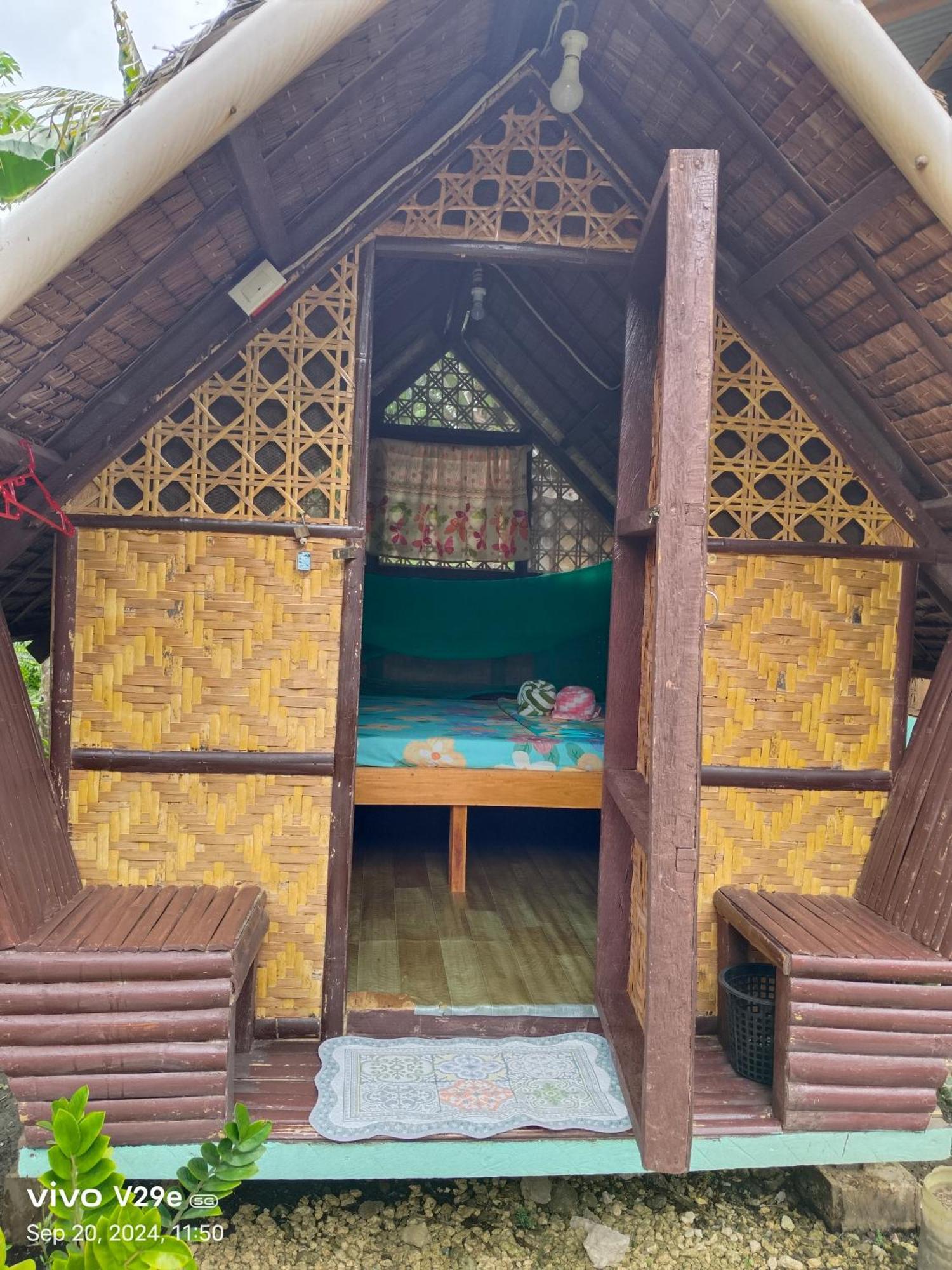 Lhoyjean Garden Hostel Batuan Luaran gambar