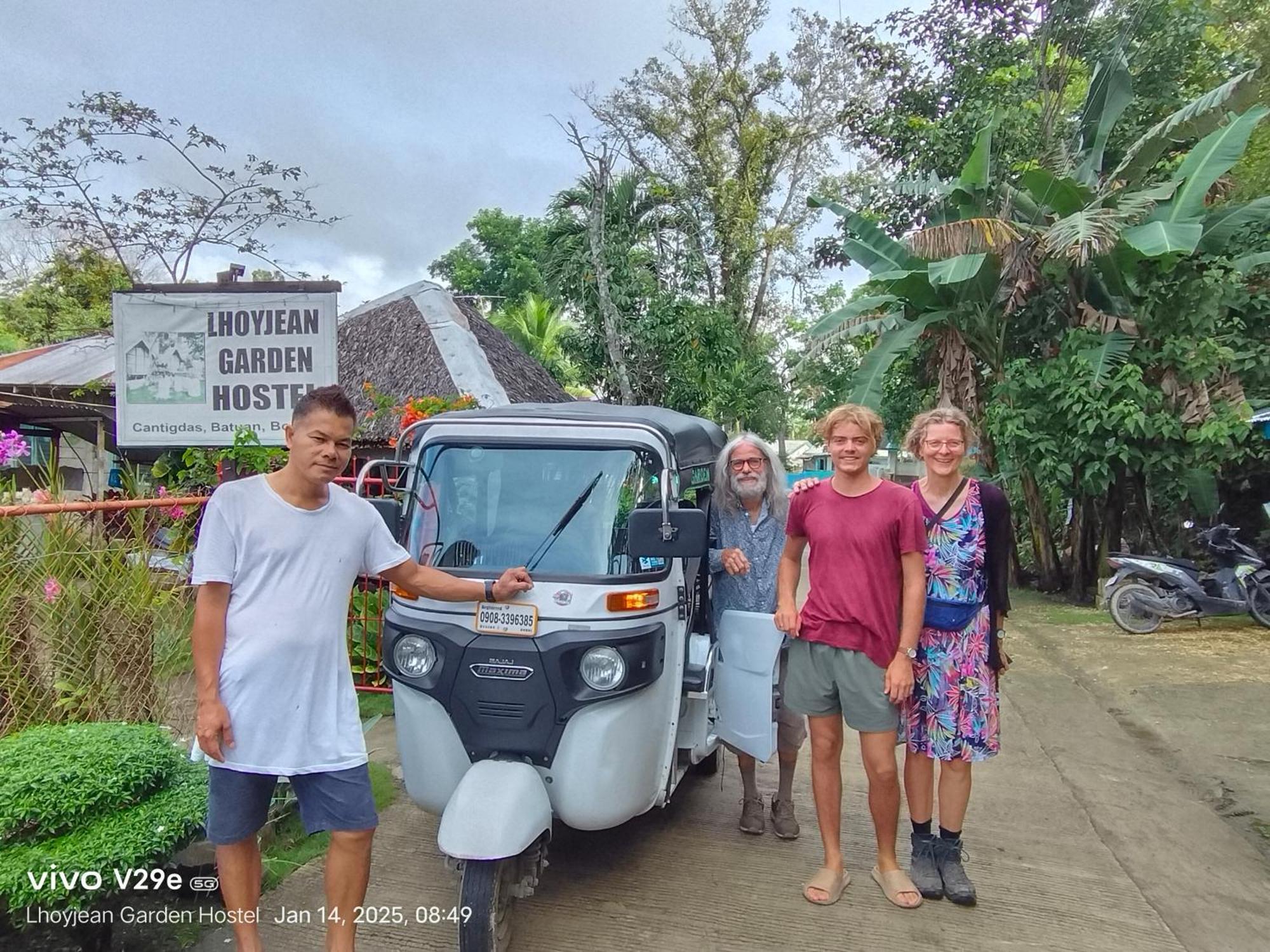 Lhoyjean Garden Hostel Batuan Luaran gambar
